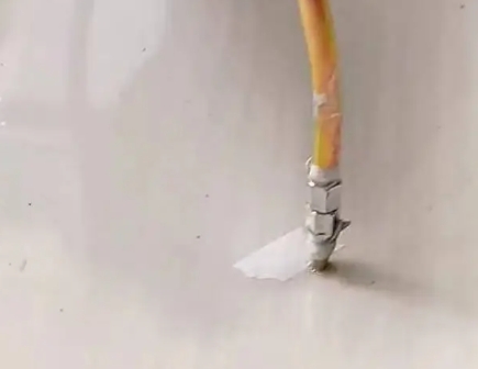克拉玛依瓷砖空鼓维修公司专业解答在瓷砖铺贴过程中，如果使用的砂料过粗（如全部使用了粗砂），可能会导致以下问题